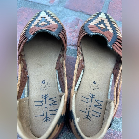 Woven Huarache Leather Sandals Size 6 Tan Black Brown Gold EUC - Picture 7 of 7